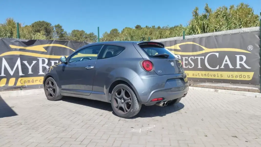 Alfa Romeo MiTo 2009 - 8900 EUR, 154158 km - AUTO.MOTO.pt - 154158km - foto 5 de 9