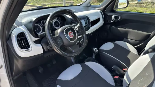 Fiat 500L 2017 - 11900 EUR, 160000 km - AUTO.MOTO.pt - 160000km - foto 9 de 14
