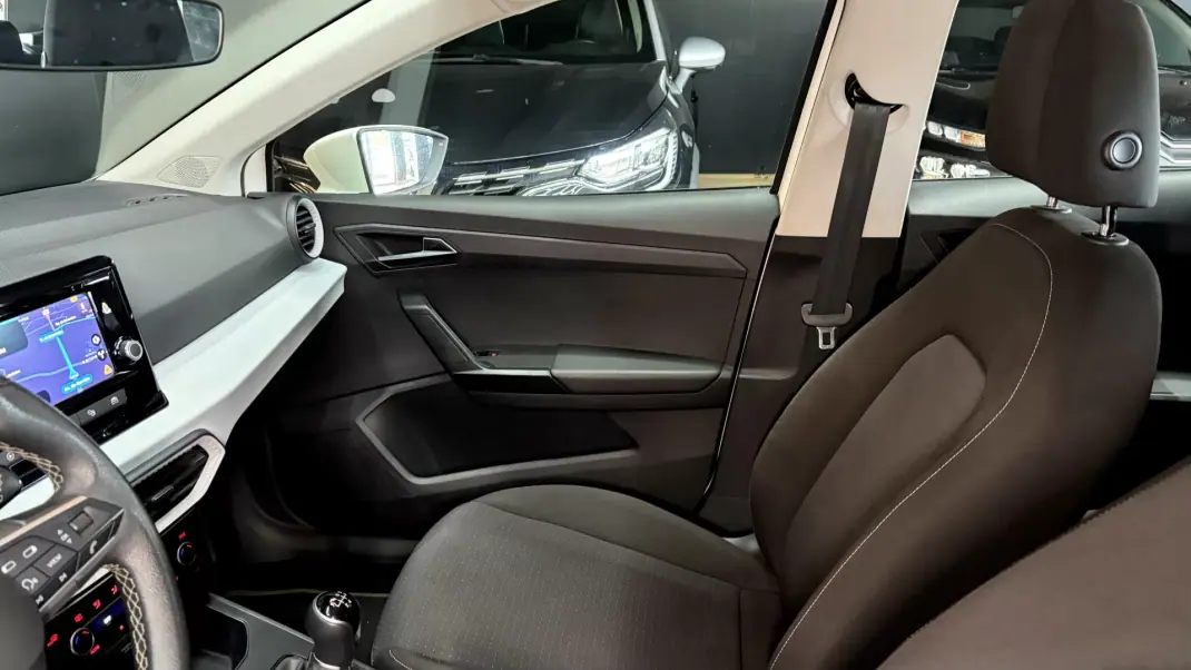 SEAT Ibiza 2023 - 14270 EUR, 50000 km - AUTO.MOTO.pt - 50000km - foto 16 de 38