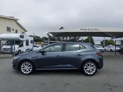 Renault Mégane 2016 - 13990 EUR, 178000 km - AUTO.MOTO.pt - 178000km - foto 4 de 32