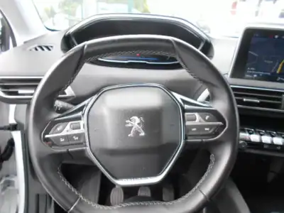 Peugeot 3008 2018 - 19500 EUR, 160386 km - AUTO.MOTO.pt - 160386km - foto 2 de 12