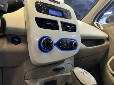 Renault Zoe 2018 - 10990 EUR, 130000 km - AUTO.MOTO.pt - 130000km - foto 21 de 36