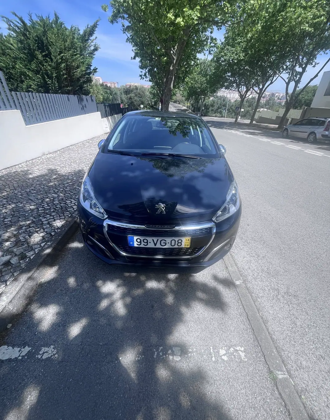 Peugeot 208 2018 - 8200 EUR, 123000 km - AUTO.MOTO.pt - 123000km - foto 1 de 7