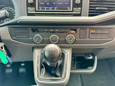 Volkswagen Transporter 2024 - 39950 EUR, 148150 km - AUTO.MOTO.pt - 148150km - foto 7 de 10