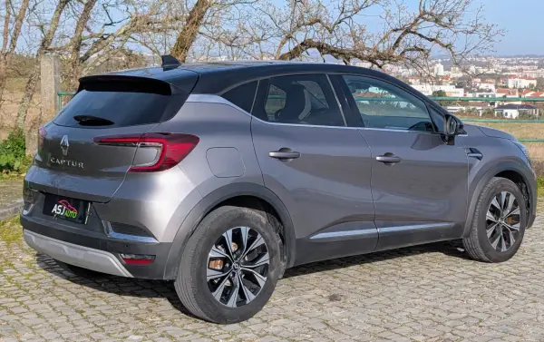 Renault Captur 2022 - 17000 EUR, 126580 km - AUTO.MOTO.pt - 126580km - foto 10 de 23