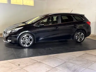 Kia Ceed SW 2016 - 10900 EUR, 193625 km - 193625km - foto 3 de 25