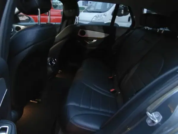 Mercedes-Benz C 180 2017 - 24900 EUR, 141265 km - AUTO.MOTO.pt - 141265km - foto 30 de 40
