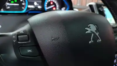 Peugeot 2008 2015 - 11490 EUR, 92490 km - AUTO.MOTO.pt - 92490km - foto 32 de 72