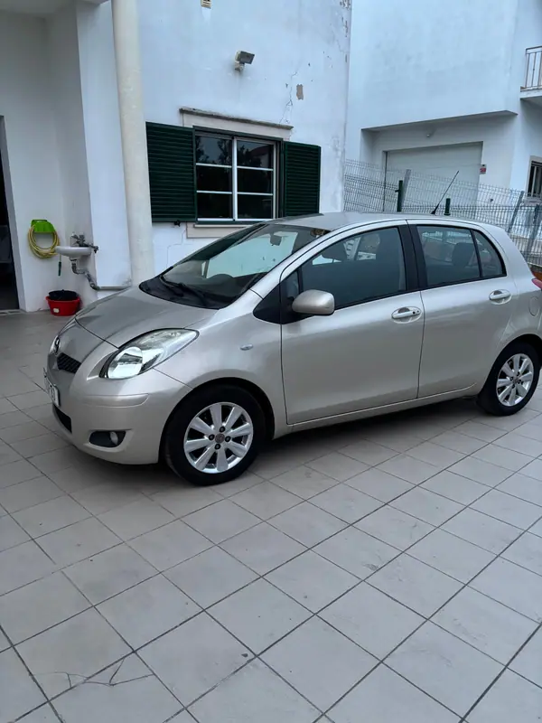 Toyota Yaris 1.33 VVT-i High Pack+NAVI 2009 Petrol