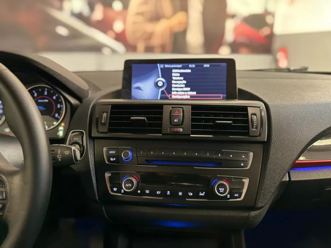 BMW 116 2014 - 10900 EUR, 230000 km - AUTO.MOTO.pt - 230000km - foto 18 de 22