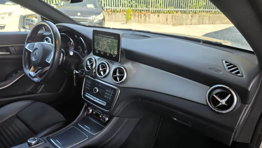 Mercedes-Benz CLA 220 2017 - 21990 EUR, 169000 km - AUTO.MOTO.pt - 169000km - foto 7 de 7