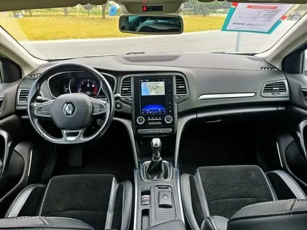 Renault Mégane 2020 - 18990 EUR, 82646 km - AUTO.MOTO.pt - 82646km - foto 3 de 23