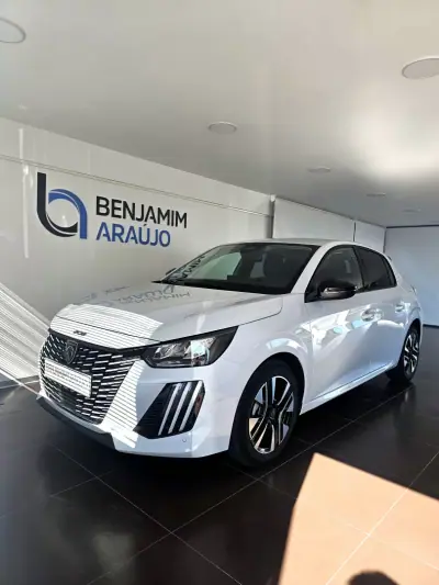 Peugeot 208 2026 - 22990 EUR, 16283 km - 16283km - foto 1 de 11