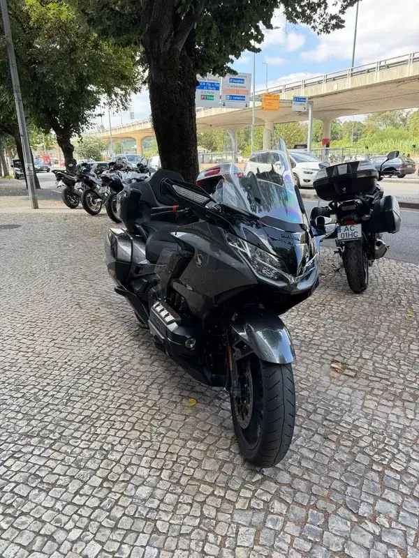 Honda Gold Wing 2024 - 33550 EUR, 21250 km - AUTO.MOTO.pt - 21250km - foto 5 de 8