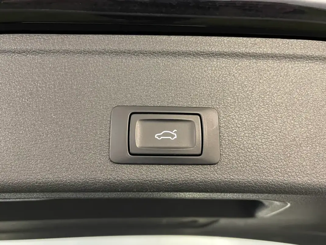 Audi A4 Avant 2017 - 19500 EUR, 148000 km - AUTO.MOTO.pt - 148000km - foto 32 de 35