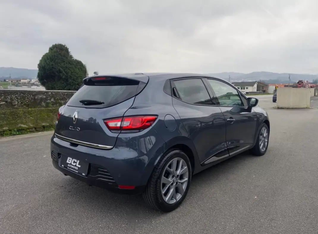 Renault Clio 2019 - 10990 EUR, 128000 km - AUTO.MOTO.pt - 128000km - foto 8 de 43