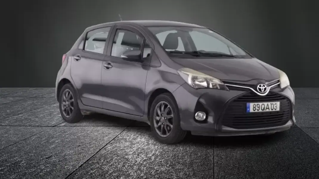 Toyota Yaris 2015 - 7950 EUR, 332062 km - AUTO.MOTO.pt - 332062km - foto 2 de 10