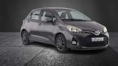 Toyota Yaris 2015 - 7950 EUR, 332062 km - AUTO.MOTO.pt - 332062km - foto 2 de 10