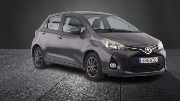 Toyota Yaris 2015 - 7950 EUR, 332062 km - AUTO.MOTO.pt - 332062km - foto 2 de 10