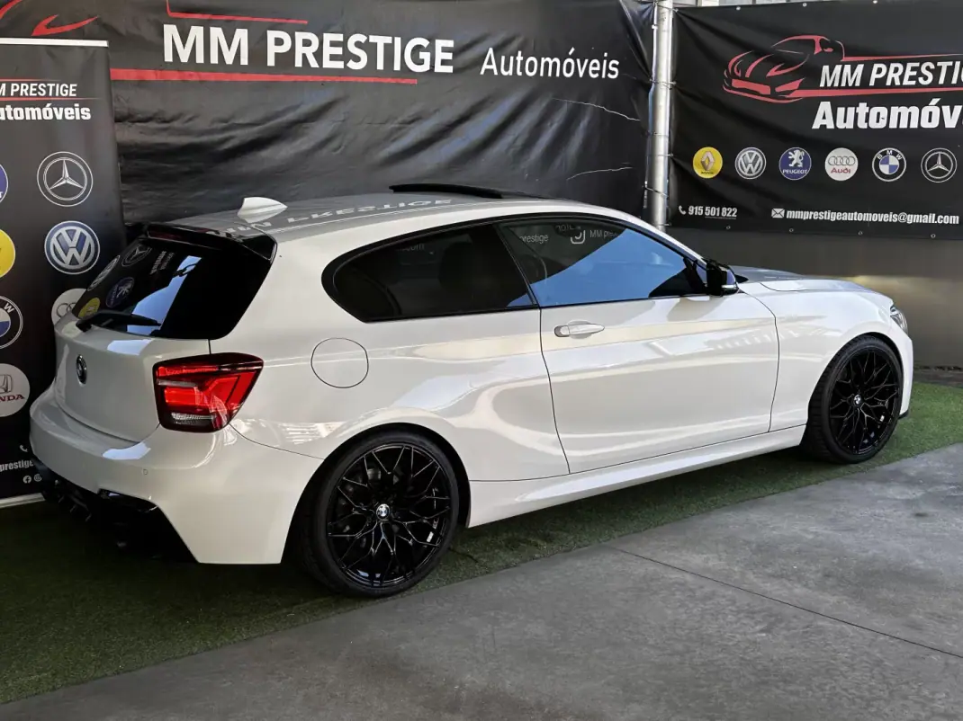 BMW 120 2013 - 18500 EUR, 225000 km - AUTO.MOTO.pt - 225000km - foto 24 de 39