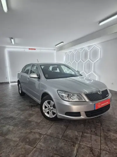 Skoda Octavia 2012 - 9350 EUR, 284108 km - AUTO.MOTO.pt - 284108km - foto 2 de 26