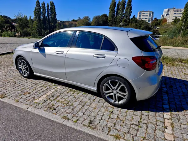 Mercedes-Benz A 180 2017 — foto 2 de 9