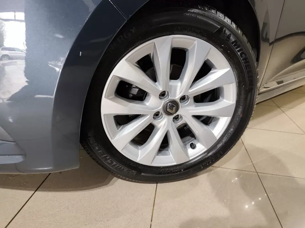 Renault Clio 2020 - 13990 EUR, 65000 km - AUTO.MOTO.pt - 65000km - foto 6 de 30
