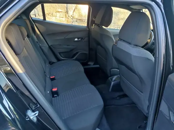 Peugeot 2008 2024 - 19990 EUR, 41500 km - AUTO.MOTO.pt - 41500km - foto 11 de 17