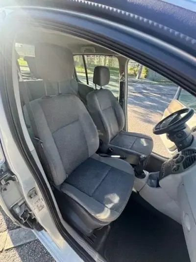 Renault Modus 2005 - 2500 EUR, 284633 km - AUTO.MOTO.pt - 284633km - foto 16 de 17