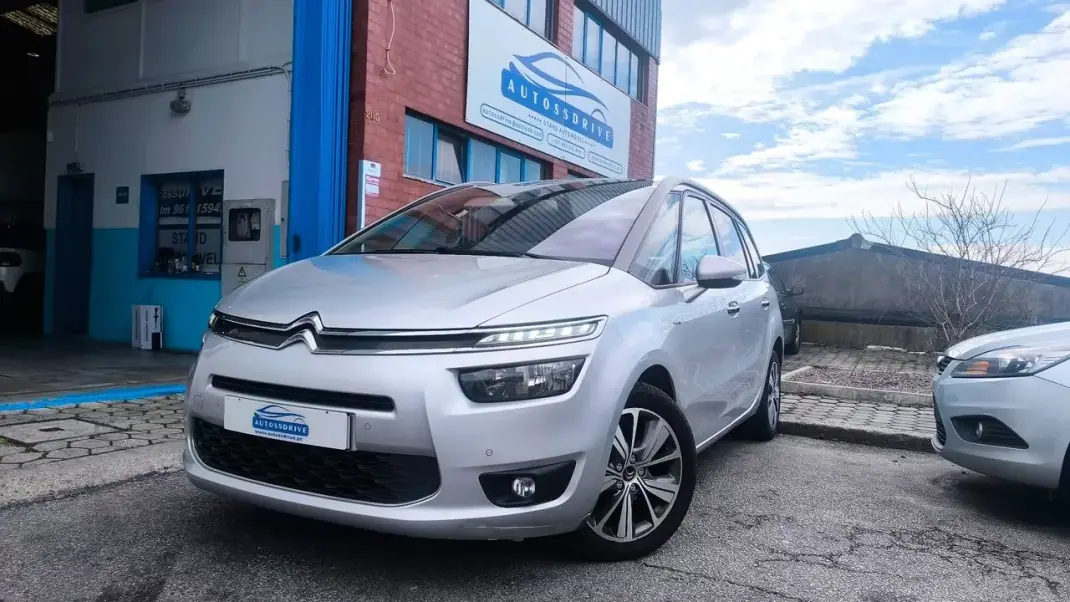 Citroën C4 Grand Picasso 2015 - 10900 EUR, 175000 km - AUTO.MOTO.pt - 175000km - foto 4 de 20