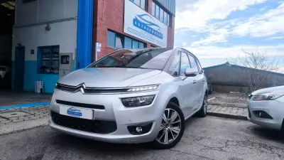 Citroën C4 Grand Picasso 2015 - 10900 EUR, 175000 km - AUTO.MOTO.pt - 175000km - foto 4 de 20
