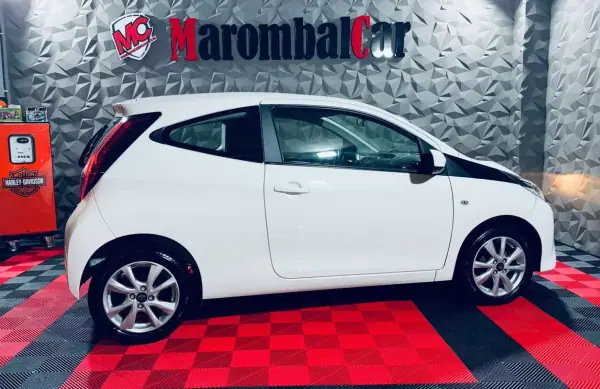 Toyota Aygo 2020 - 11750 EUR, 134443 km - AUTO.MOTO.pt - 134443km - foto 8 de 27
