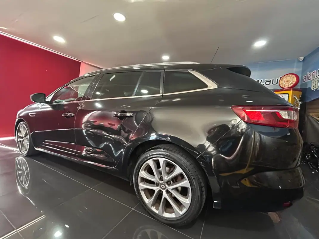 Renault Mégane 2017 - 13950 EUR, 151881 km - AUTO.MOTO.pt - 151881km - foto 3 de 20