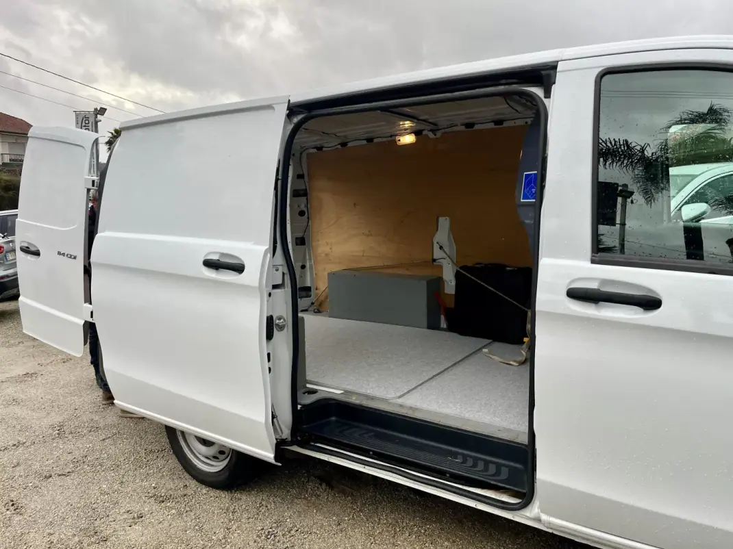 Mercedes-Benz Vito 114 CDi 3 lugares 2019 - 23900 EUR, 69000 km - AUTO.MOTO.pt - 69000km - foto 7 de 14