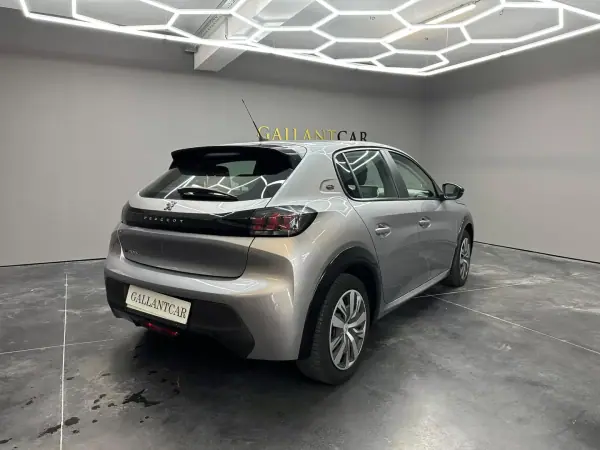Peugeot e-208 2020 - 18200 EUR, 53794 km - AUTO.MOTO.pt - 53794km - foto 5 de 10