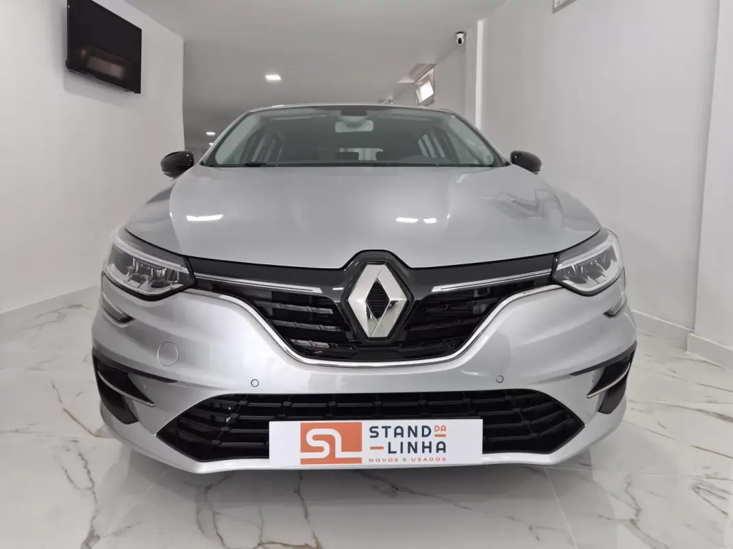 Renault Mégane Sport Tourer 2024 - 23500 EUR, 40782 km - AUTO.MOTO.pt - 40782km - foto 3 de 21