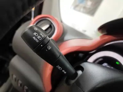 Renault Twingo 2020 - 12300 EUR, 53000 km - AUTO.MOTO.pt - 53000km - foto 17 de 28