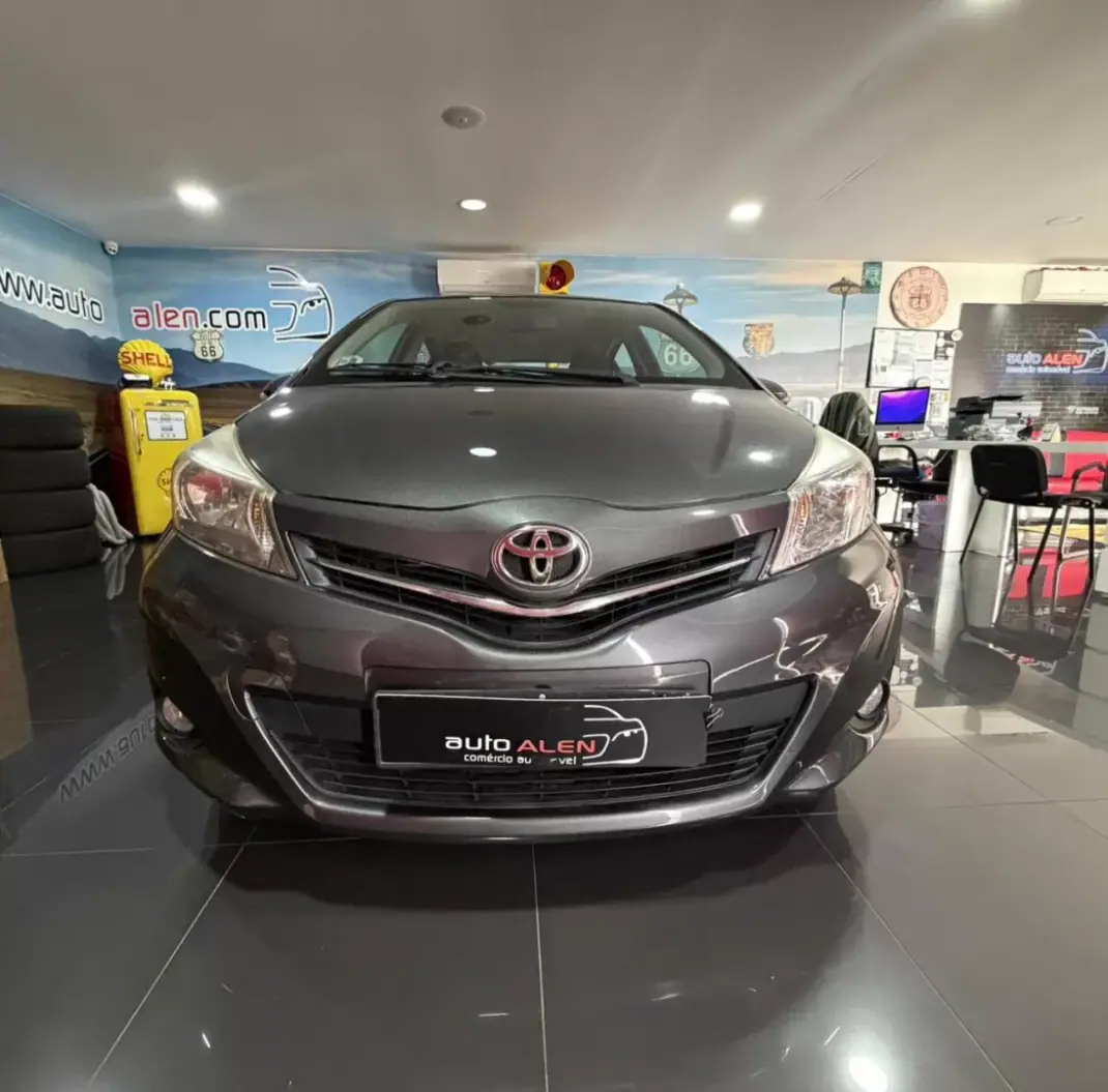 Toyota Yaris 2014 - 13500 EUR, 125000 km - AUTO.MOTO.pt - 125000km - foto 2 de 21
