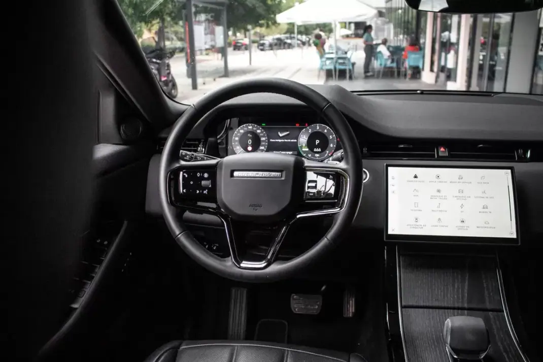 Land Rover Range Rover Evoque 2025 - 48990 EUR, 16300 km - 16300km - foto 30 de 39