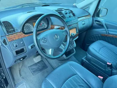 Mercedes-Benz Viano 2012 - 37500 EUR, 111121 km - AUTO.MOTO.pt - 111121km - foto 12 de 32