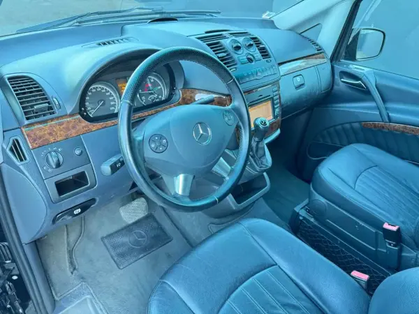 Mercedes-Benz Viano 2012 - 37500 EUR, 111121 km - AUTO.MOTO.pt - 111121km - foto 12 de 32