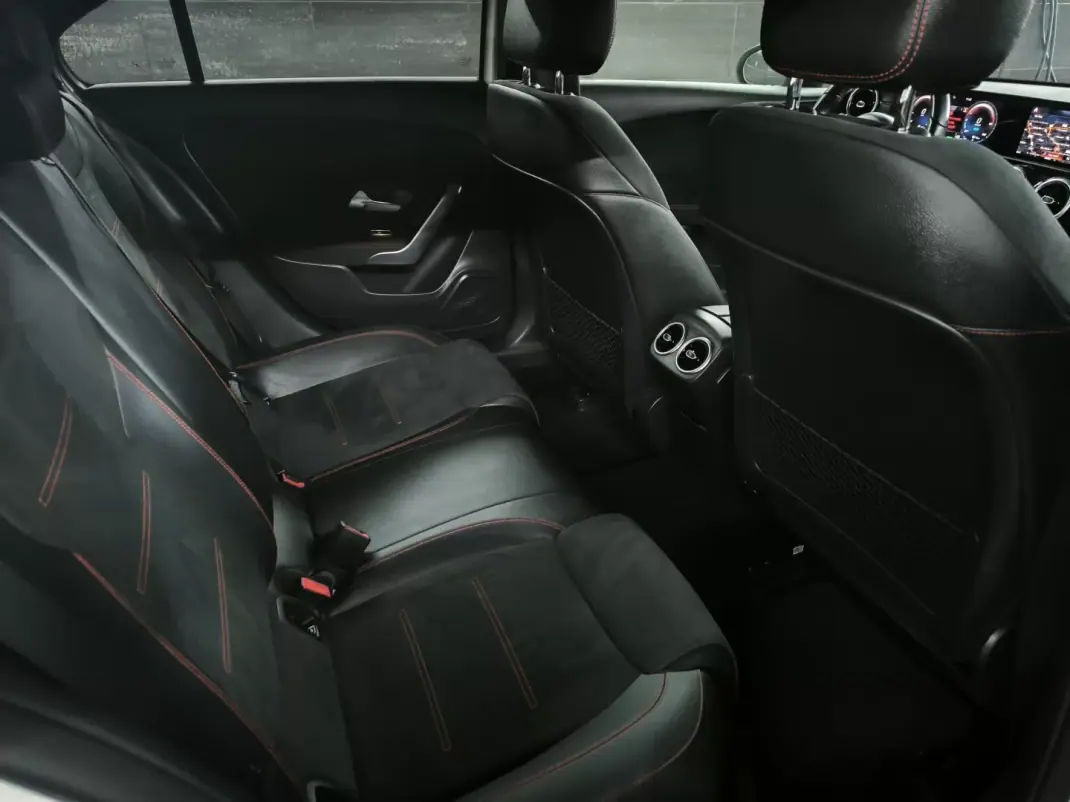 Mercedes-Benz A 250 Limousine 2020 - 25950 EUR, 141000 km - AUTO.MOTO.pt - 141000km - foto 22 de 55