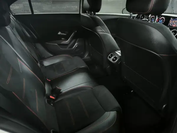 Mercedes-Benz A 250 Limousine 2020 - 25950 EUR, 141000 km - AUTO.MOTO.pt - 141000km - foto 22 de 55