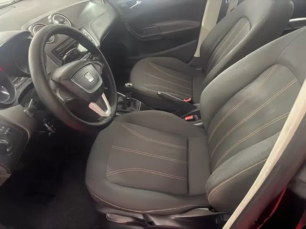 SEAT Ibiza 2010 - 5750 EUR, 156000 km - AUTO.MOTO.pt - 156000km - foto 29 de 33
