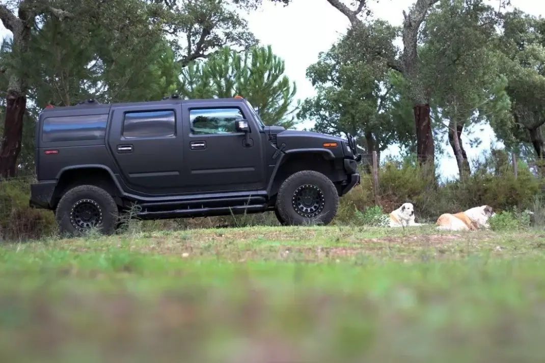Hummer H2 2006 - 48800 EUR, 75250 km - AUTO.MOTO.pt - 75250km - foto 34 de 39