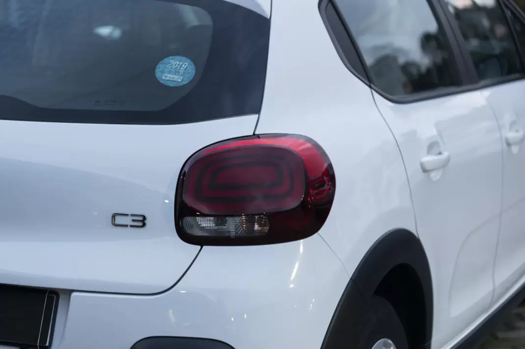 Citroën C3 2018 - 9500 EUR, 130900 km - AUTO.MOTO.pt - 130900km - foto 24 de 26