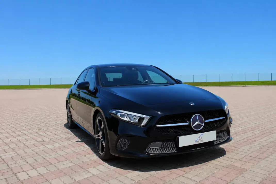 Mercedes-Benz A 180 Limousine 2019 - 21900 EUR, 158320 km - AUTO.MOTO.pt - 158320km - foto 1 de 14