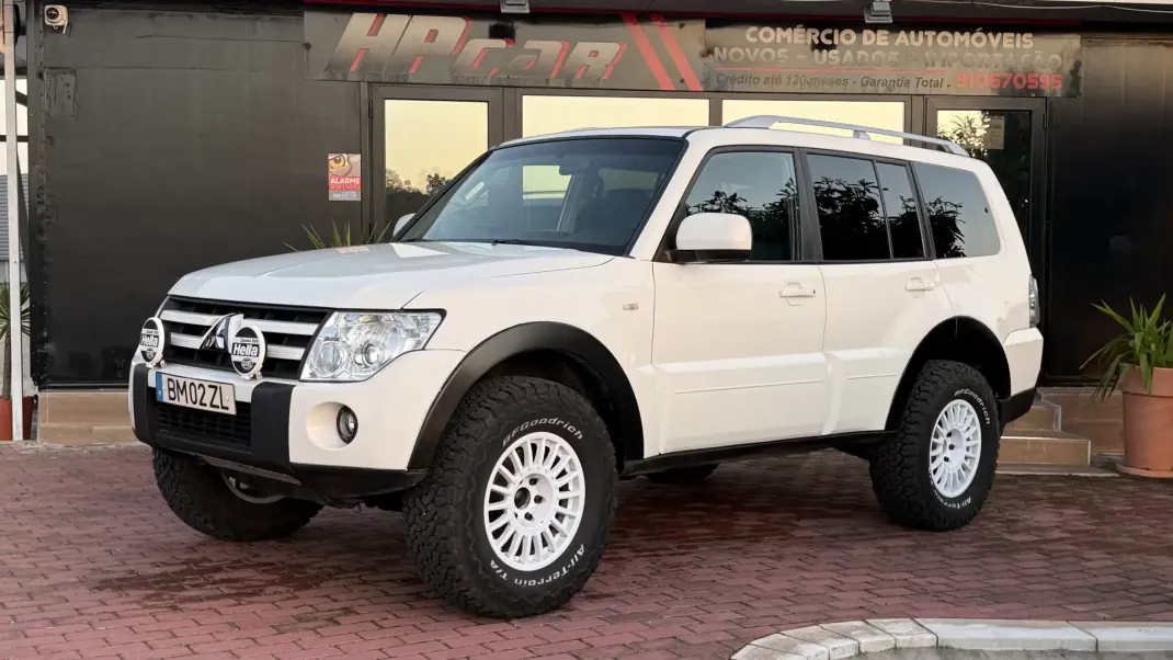 Mitsubishi Pajero 2010 - 29990 EUR, 215000 km - AUTO.MOTO.pt - 215000km - foto 2 de 38