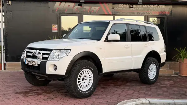 Mitsubishi Pajero 2010 - 29990 EUR, 215000 km - AUTO.MOTO.pt - 215000km - foto 2 de 38