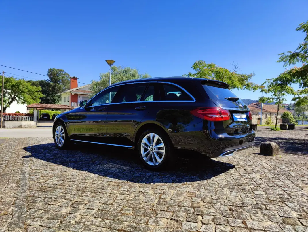 Mercedes-Benz C 180 2019 - 22950 EUR, 142123 km - AUTO.MOTO.pt - 142123km - foto 4 de 11